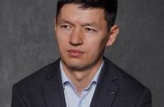 Мектепте орамалға рұқсат бермеді деп түңілу асығыстық, дінтанушы Нұрбол Сейілбек