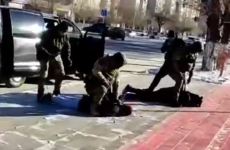Приверженцев деструктивного религиозного течения задержали на улице Актобе