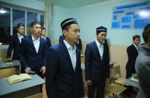 Масанчи ауылындағы "Қордай медресесінің" артында кімдер тұр?